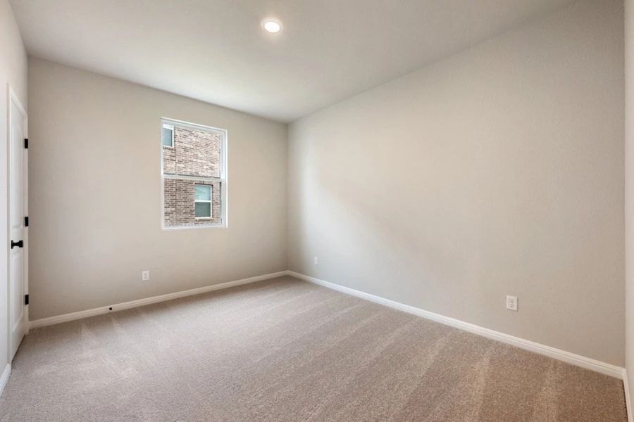 Spacious, unfurnished interior of a new home in Berry Creek Highlands, Georgetown (Image 36).