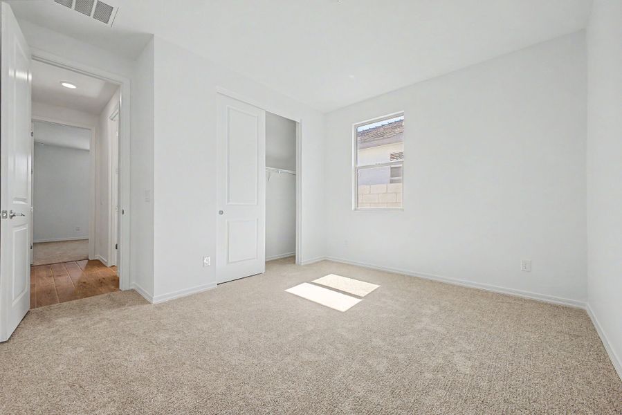 Spacious, unfurnished interior of a new home in White Tank Vistas, Waddell (Image 11).