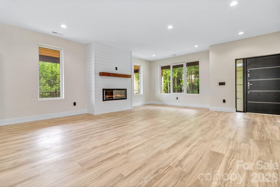 Spacious, unfurnished interior of a new home in , Hendersonville (Image 18).