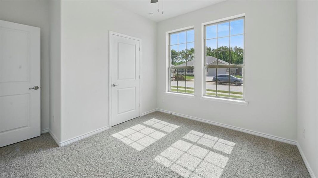 Spacious, unfurnished interior of a new home in Silverado, Aubrey (Image 14).