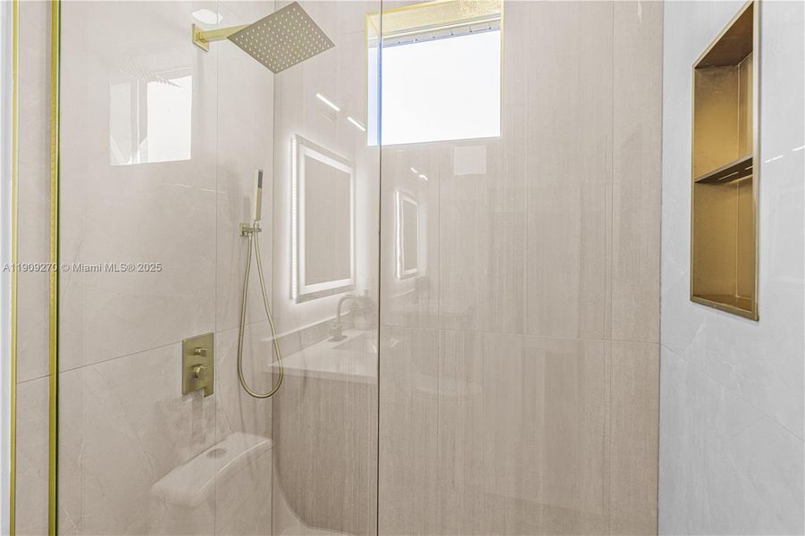 Close-up of interior finishes inside a home in , Lehigh Acres (Image 11). Close-up of interior finishes inside a home in , Lehigh Acres (Image 11).