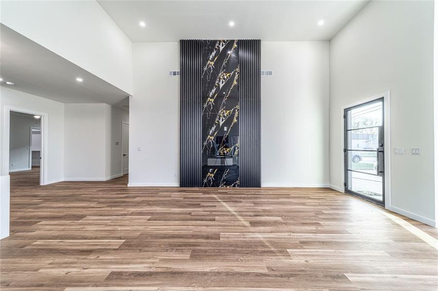 Spacious, unfurnished interior of a new home in , Dallas (Image 14).