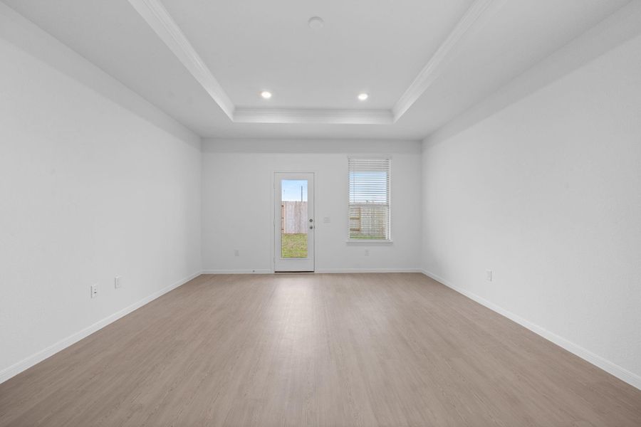 Spacious, unfurnished interior of a new home in Bay Creek, Baytown (Image 12).