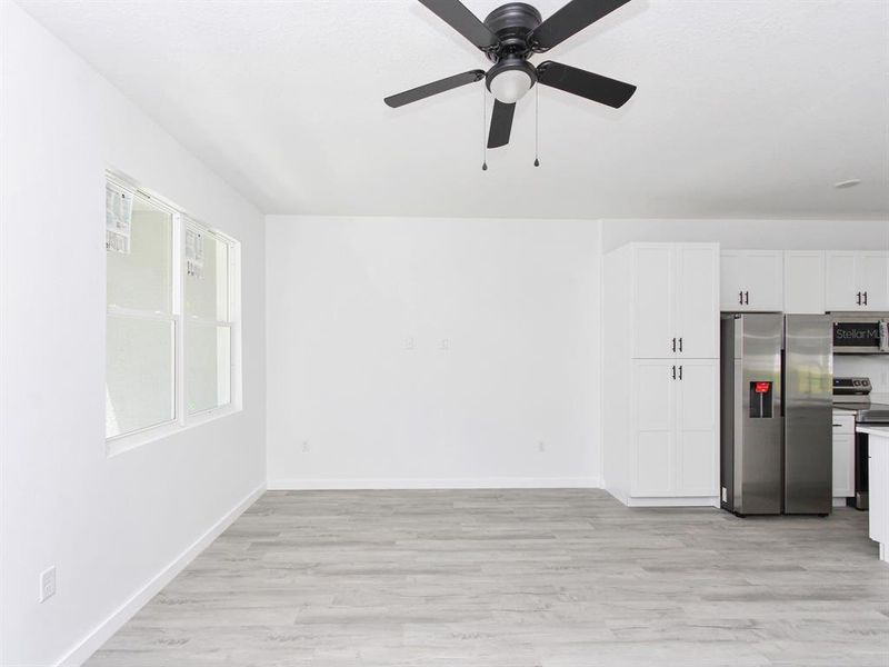 Spacious, unfurnished interior of a new home in , Sebring (Image 17).