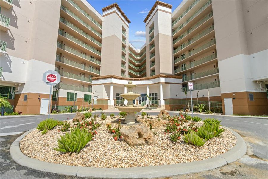 Condo located in Merritt Island, FL showcasing its design and architecture (Image 32).