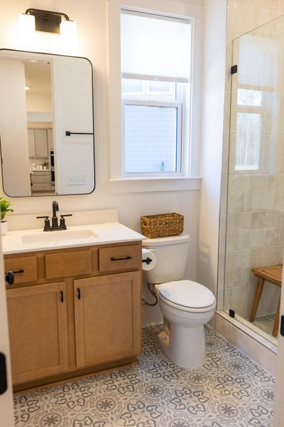 Furnished interior view inside a new home in , Ravenel (Image 54).