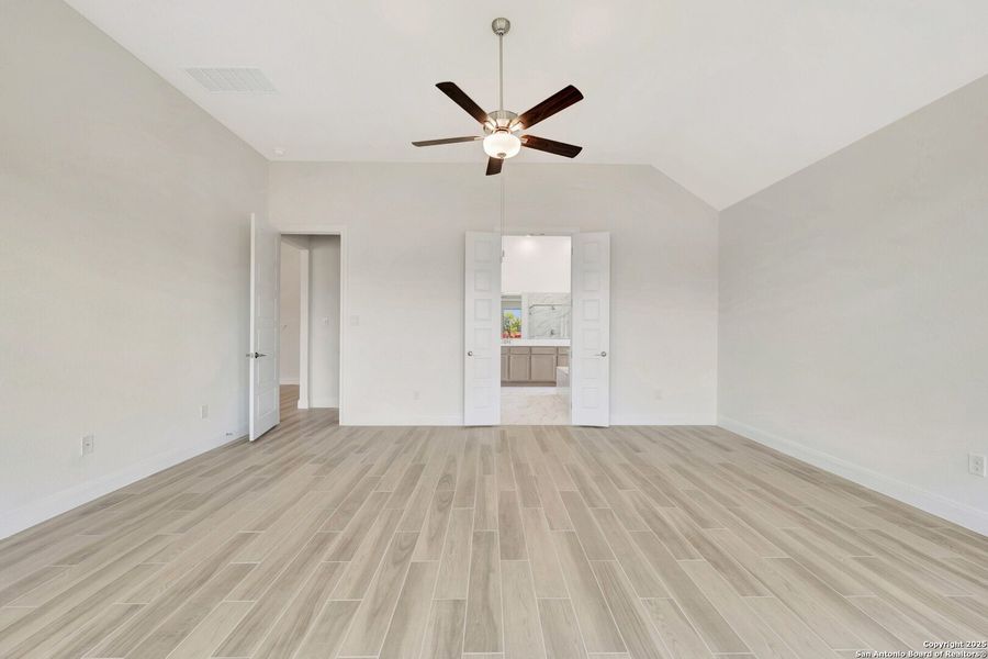 Spacious, unfurnished interior of a new home in Preserve at Annabelle Ranch, San Antonio (Image 19).