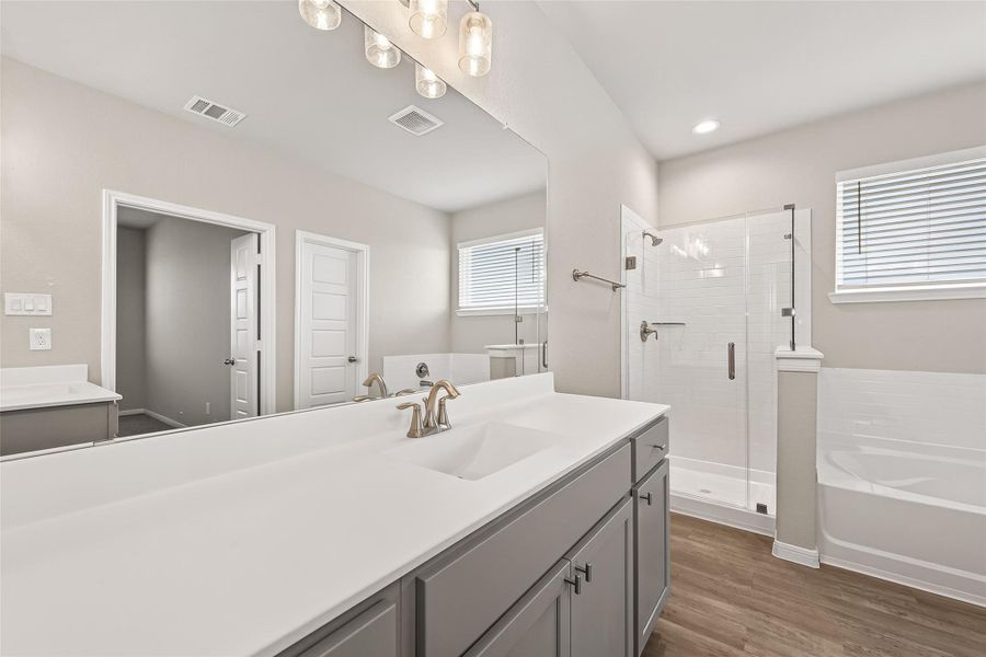 Furnished interior view inside a new home in , Brookshire (Image 34).