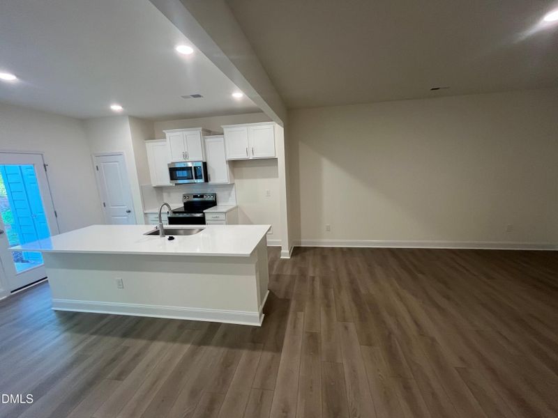 Kitchen/Family room Kitchen/Family room