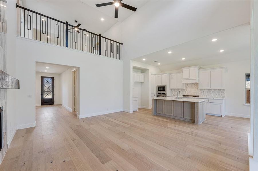 Spacious, unfurnished interior of a new home in Windsong Ranch Classic 61, Prosper (Image 22). Spacious, unfurnished interior of a new home in Windsong Ranch Classic 61, Prosper (Image 22).