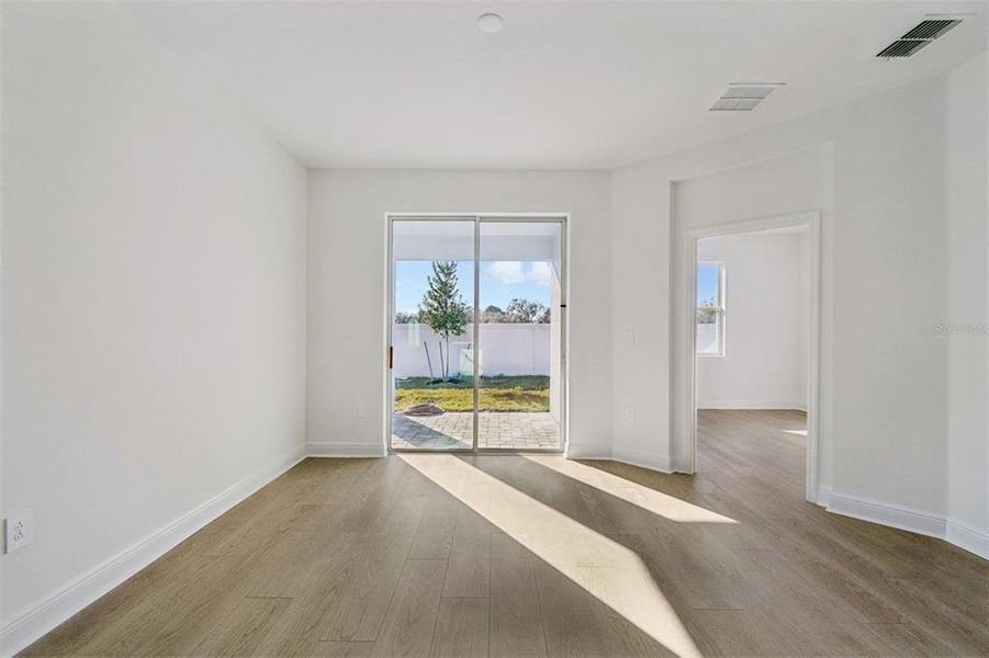 Spacious, unfurnished interior of a new home in Southpointe, Palmetto (Image 15).