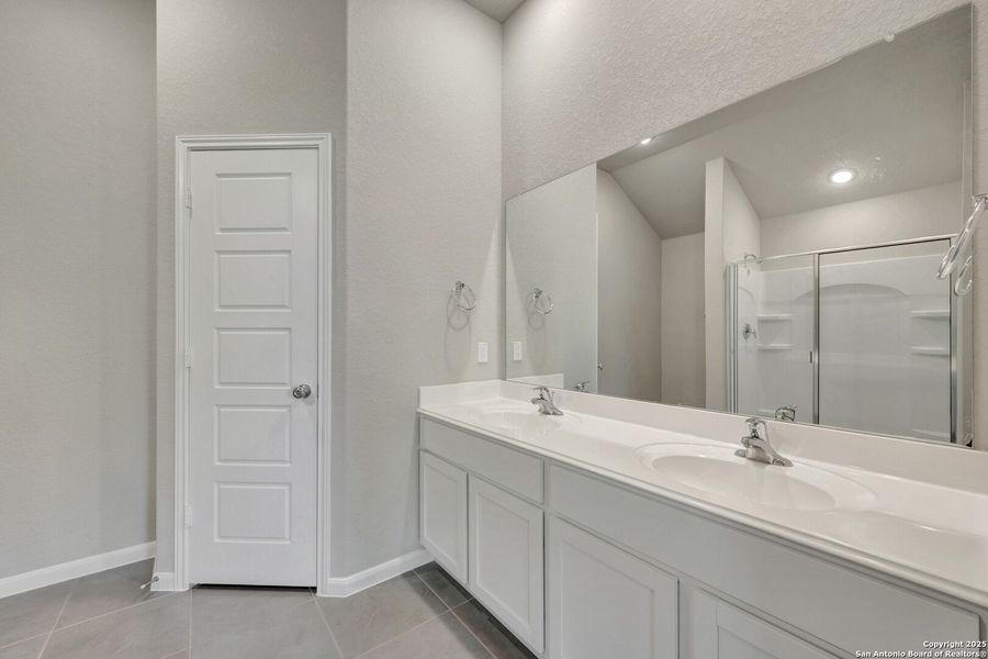 Furnished interior view inside a new home in Jordan's Ranch, San Antonio (Image 8). Furnished interior view inside a new home in Jordan's Ranch, San Antonio (Image 8).