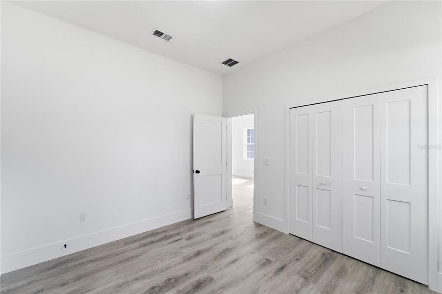 Spacious, unfurnished interior of a new home in , Dunnellon (Image 19).