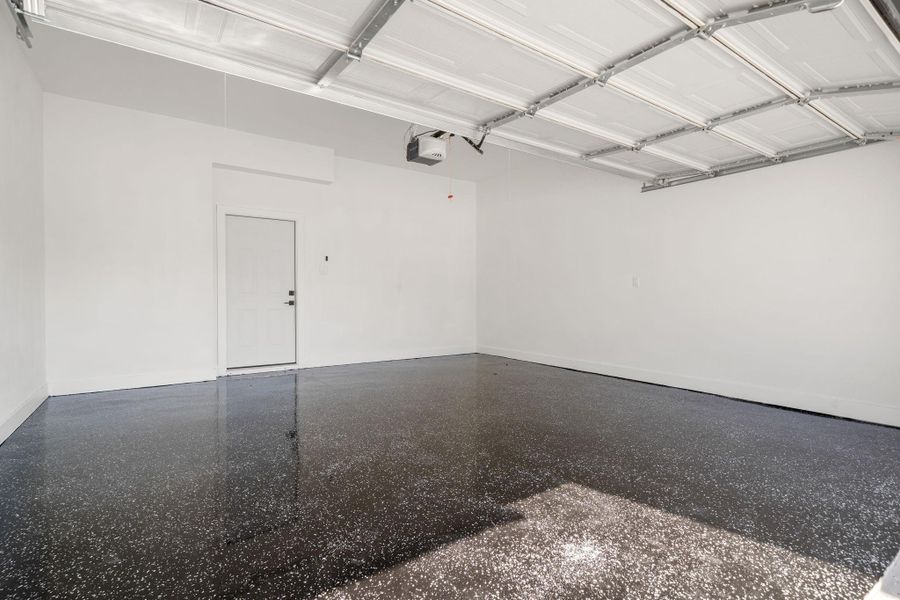 Spacious, unfurnished interior of a new home in , Houston (Image 22).