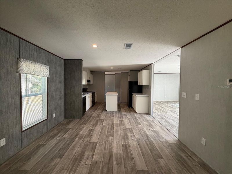 Spacious, unfurnished interior of a new home in , Crystal River (Image 16).