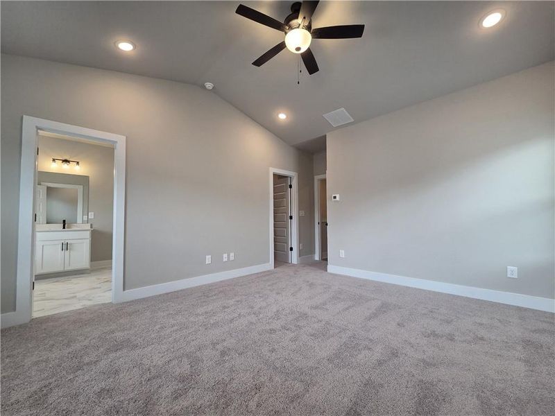 Spacious, unfurnished interior of a new home in , Tucker (Image 27).