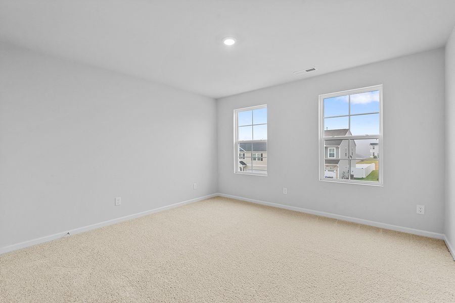 Spacious, unfurnished interior of a new home in Hanes Lake, Winston-Salem (Image 29).