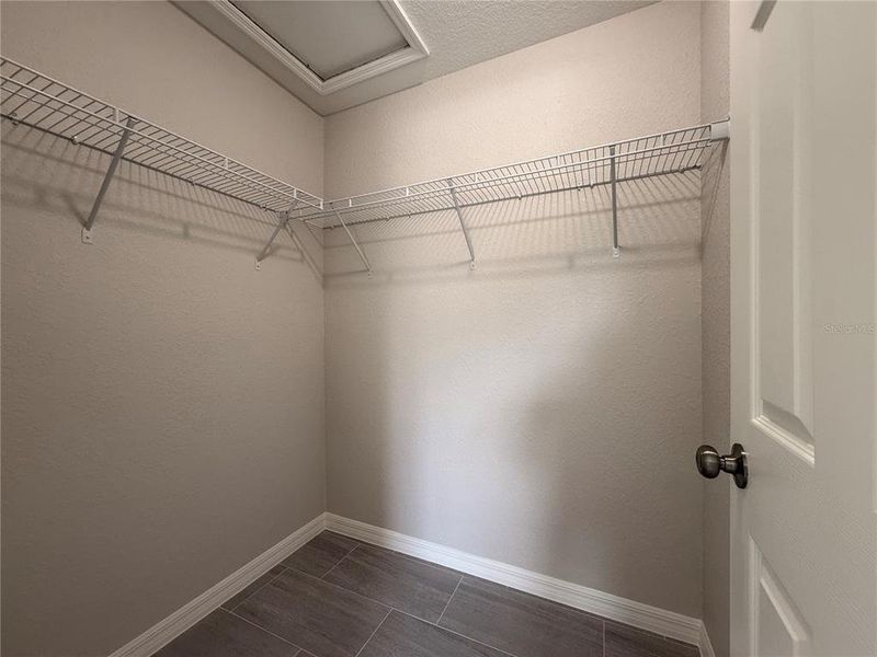 Spacious, unfurnished interior of a new home in , Dunnellon (Image 6).
