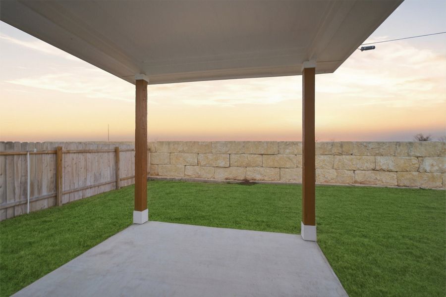 Exterior details and patio area of a home in Hunters Glen, Jarrell (Image 3).