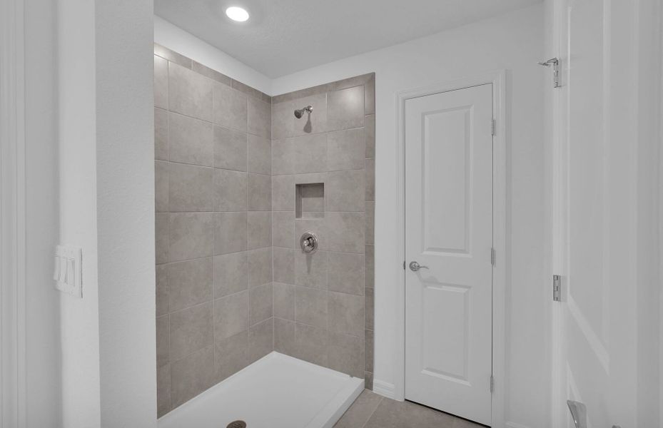 Landmark | Owner's Walk-In Shower