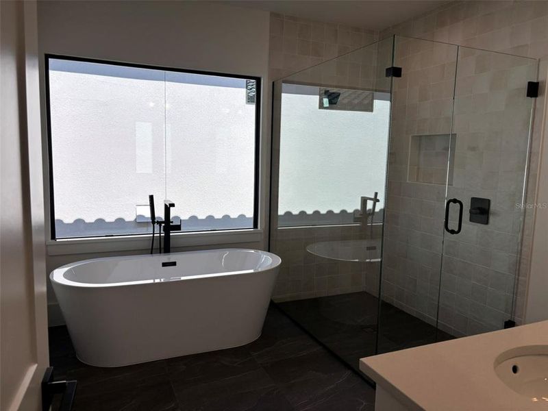 Furnished interior view inside a new home in , Montverde (Image 8).