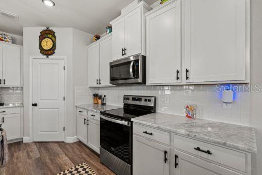 Furnished interior view inside a new home in , Bradenton (Image 28).