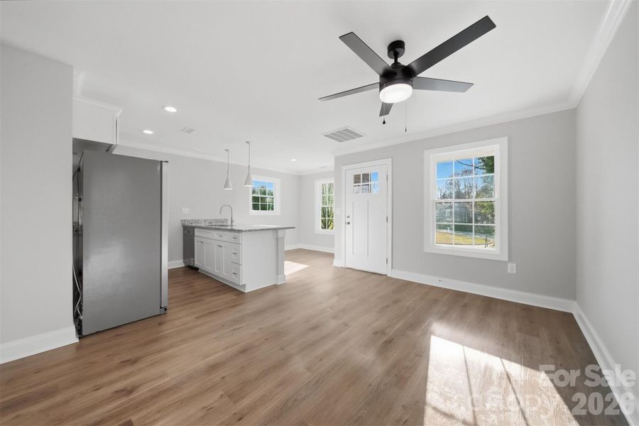 Spacious, unfurnished interior of a new home in , Hickory (Image 24).