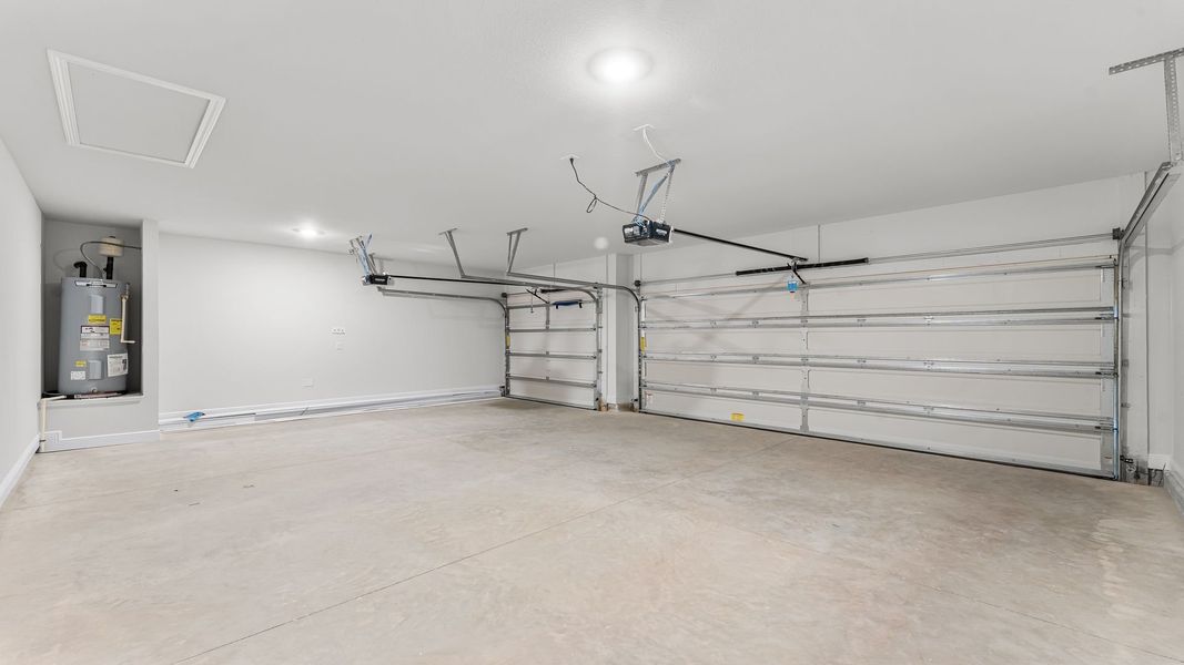 Spacious, unfurnished interior of a new home in Hodges Bayou Plantation, Panama City (Image 23). Spacious, unfurnished interior of a new home in Hodges Bayou Plantation, Panama City (Image 23).