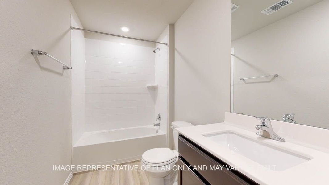 Furnished interior view inside a new home in Park Meadows, Lorena (Image 10).