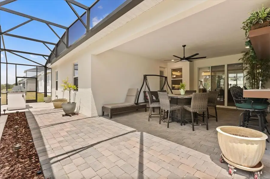 Exterior details and patio area of a home in , Apopka (Image 3).
