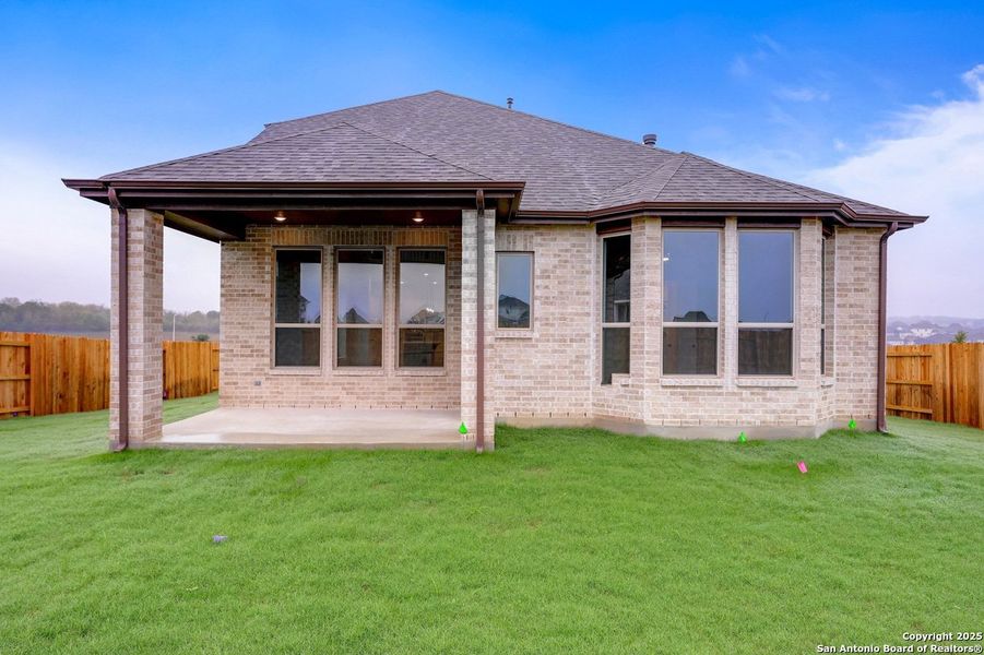 Exterior details and patio area of a home in Homestead, Schertz (Image 19).