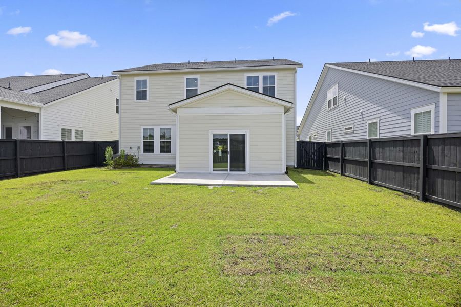 Exterior details and patio area of a home in , Summerville (Image 4).