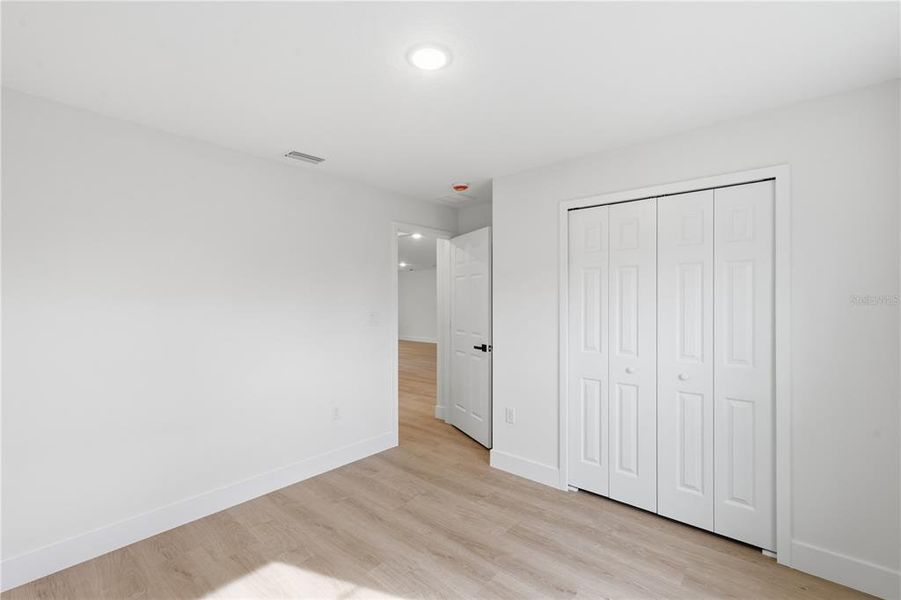 Spacious, unfurnished interior of a new home in , Sebring (Image 22).