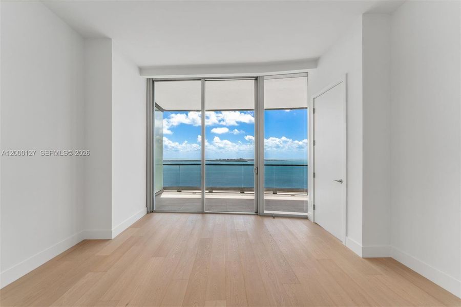 Spacious, unfurnished interior of a new home in , Miami (Image 13).