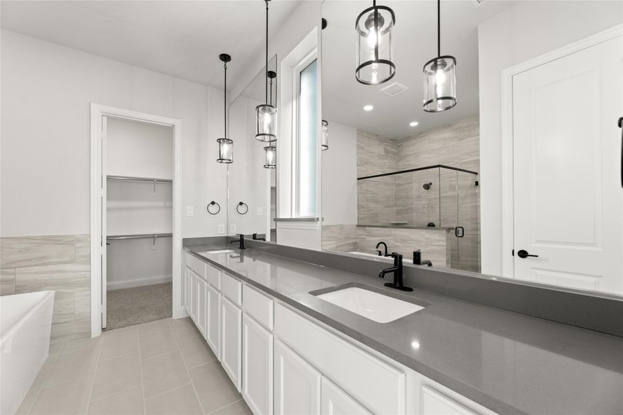 Furnished interior view inside a new home in Nelson Lake Estates, Rockwall (Image 9). Furnished interior view inside a new home in Nelson Lake Estates, Rockwall (Image 9).
