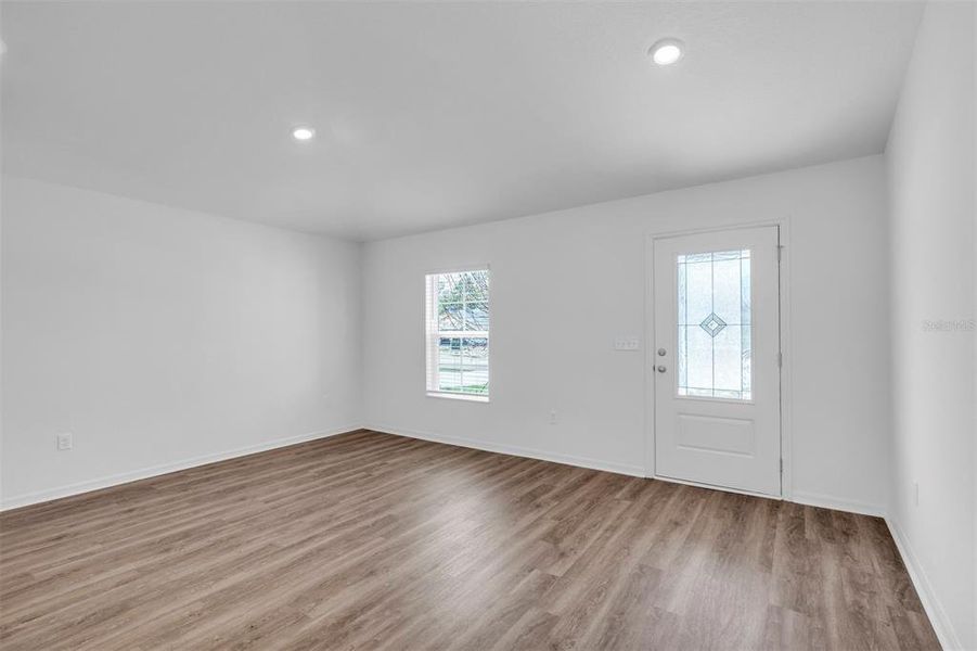Spacious, unfurnished interior of a new home in , Ocala (Image 11).