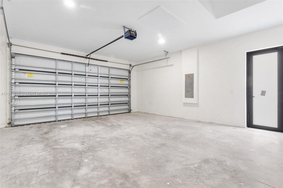 Spacious, unfurnished interior of a new home in , Cape Coral (Image 29). Spacious, unfurnished interior of a new home in , Cape Coral (Image 29).