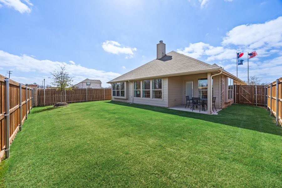Exterior details and patio area of a home in Chisholm Hills, Cleburne (Image 4).