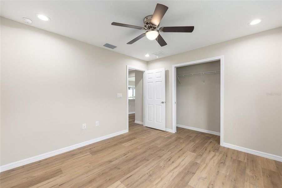 Spacious, unfurnished interior of a new home in , Ocklawaha (Image 15).