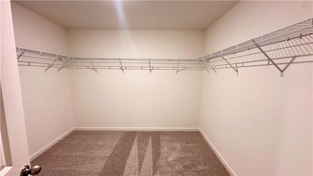 Spacious, unfurnished interior of a new home in Mt. Tabor Ridge, Dallas (Image 11).