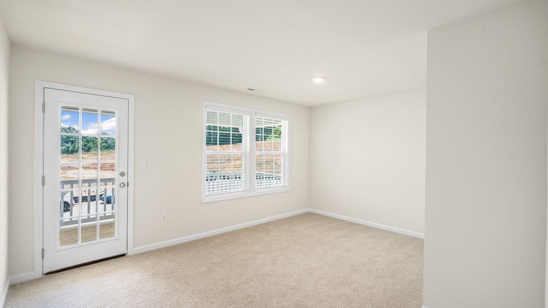 Spacious, unfurnished interior of a new home in Collins Ridge, Hillsborough (Image 17).