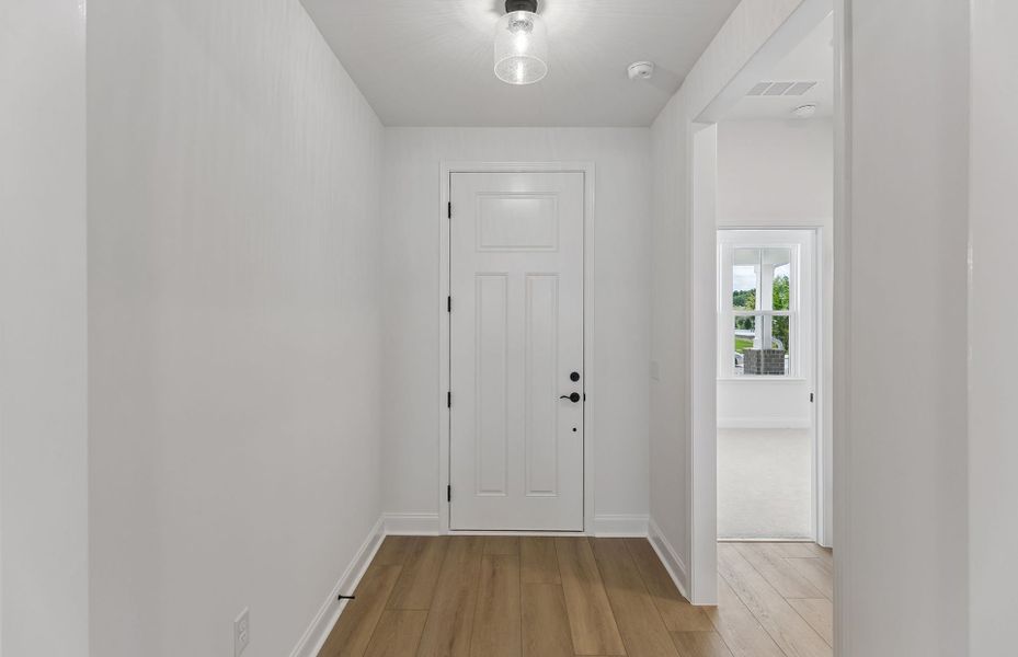Spacious, unfurnished interior of a new home in Del Webb Southern Harmony, Murfreesboro (Image 22).