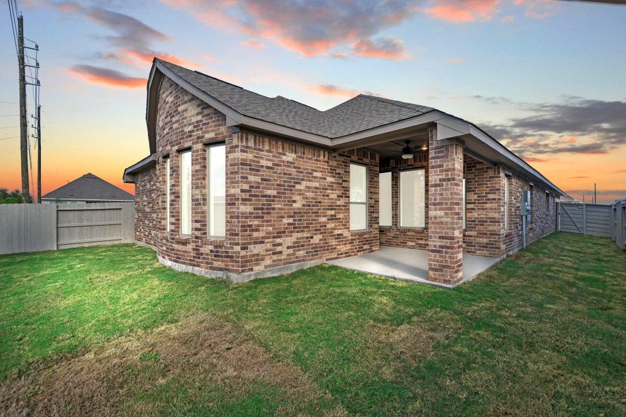 Exterior details and patio area of a home in Pomona 50' & 55', Manvel (Image 4).