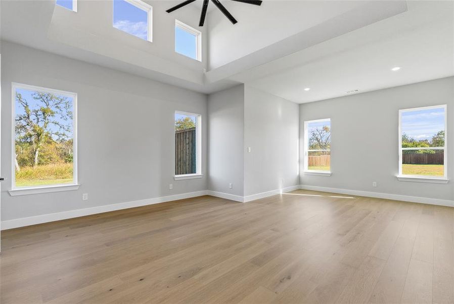 Spacious, unfurnished interior of a new home in Hidden Valley 1, Princeton (Image 21).