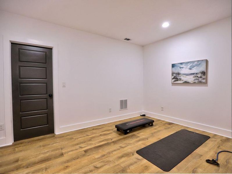 Spacious, unfurnished interior of a new home in , Smyrna (Image 25).