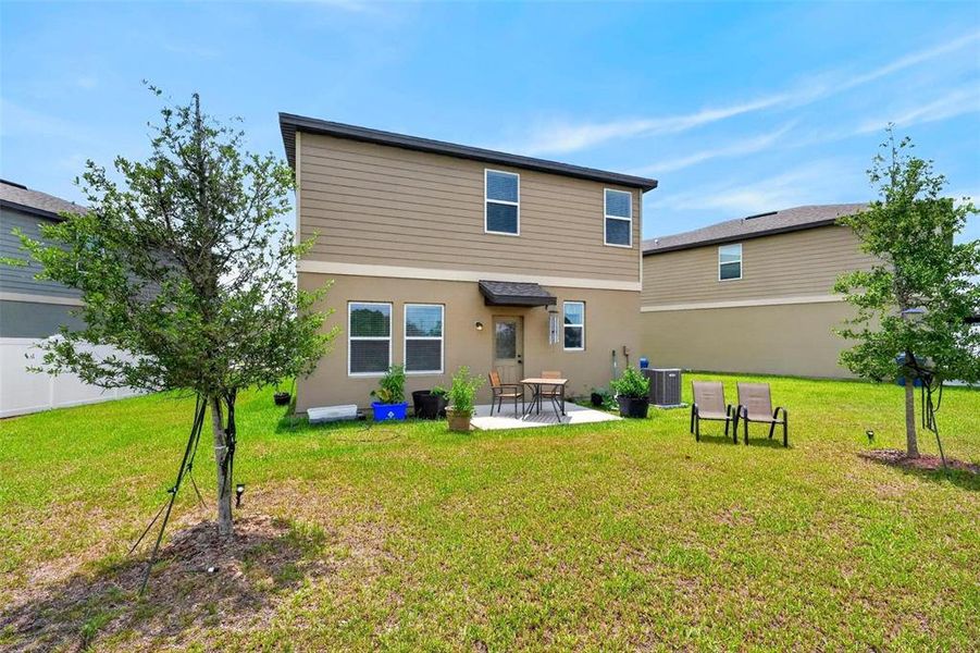 Exterior details and patio area of a home in , Groveland (Image 4).