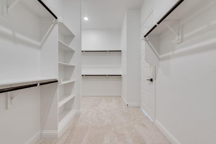 Spacious, unfurnished interior of a new home in Villages of Creekwood, Frisco (Image 28). Spacious, unfurnished interior of a new home in Villages of Creekwood, Frisco (Image 28).