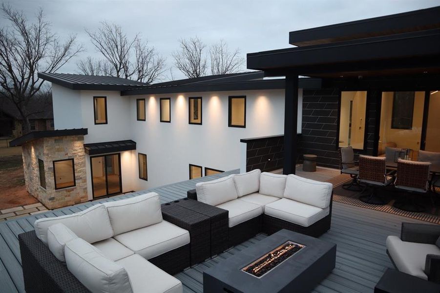Exterior details and patio area of a home in , Granbury (Image 24).