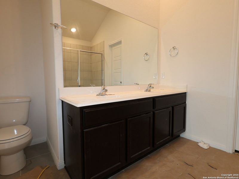 Furnished interior view inside a new home in Agave, San Antonio (Image 10).