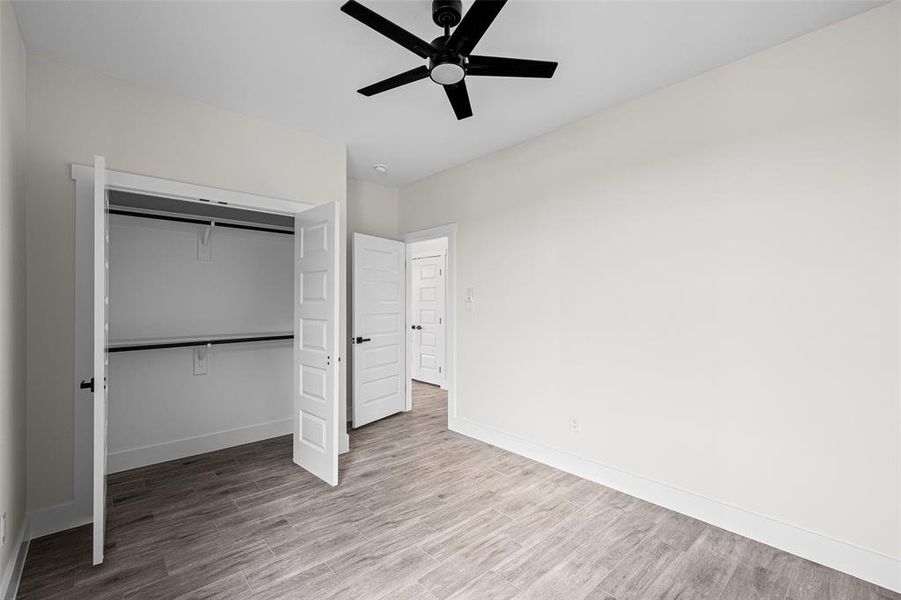 Spacious, unfurnished interior of a new home in , Granbury (Image 24).